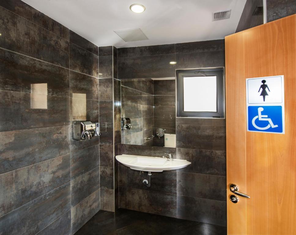 Ávila Hotel Puerta De La Santa מראה חיצוני תמונה