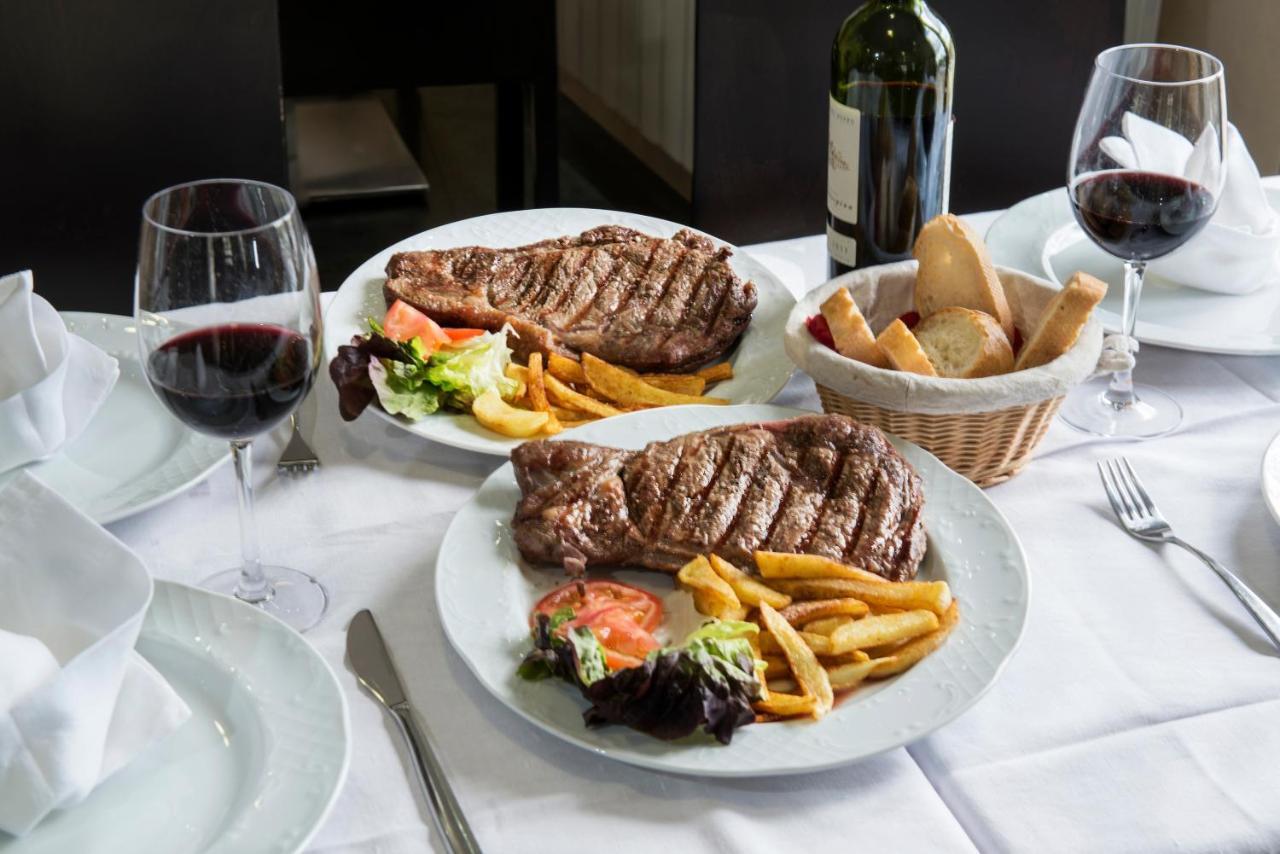Ávila Hotel Puerta De La Santa מראה חיצוני תמונה