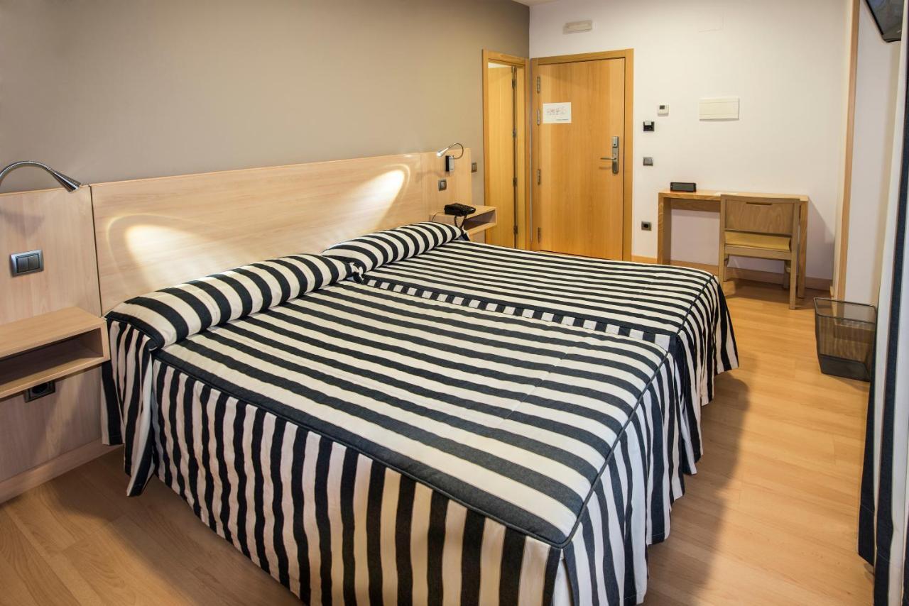 Ávila Hotel Puerta De La Santa חדר תמונה