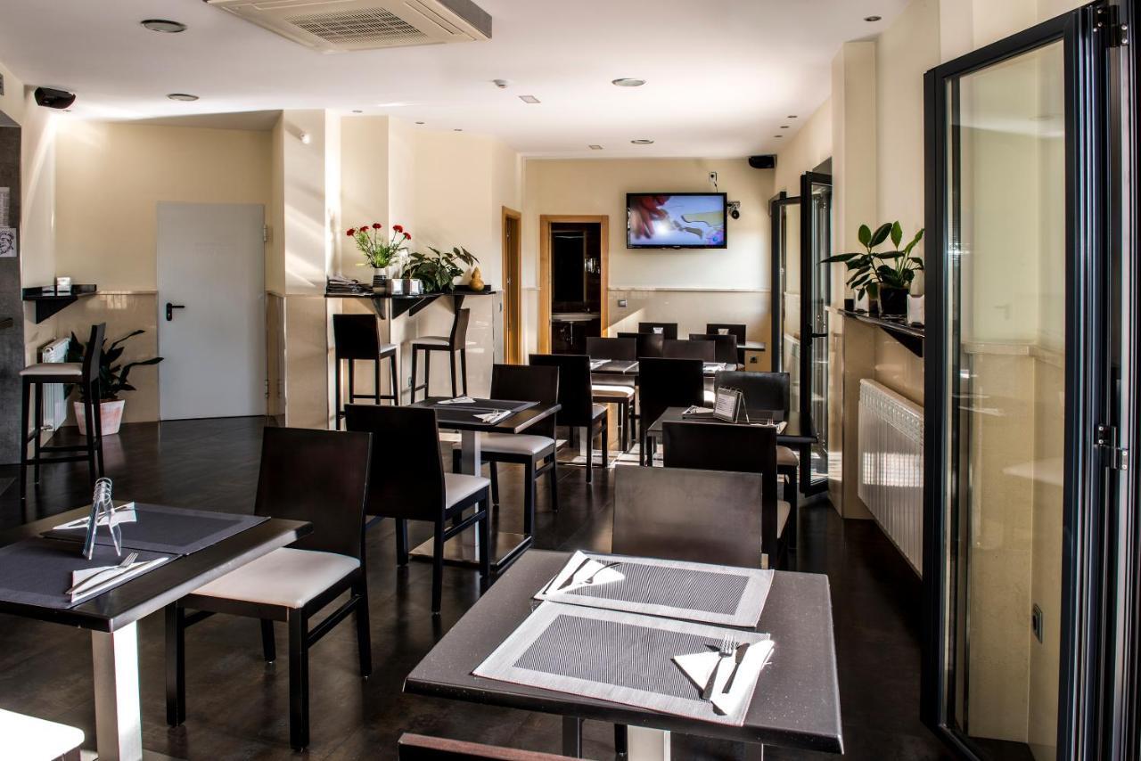 Ávila Hotel Puerta De La Santa מראה חיצוני תמונה